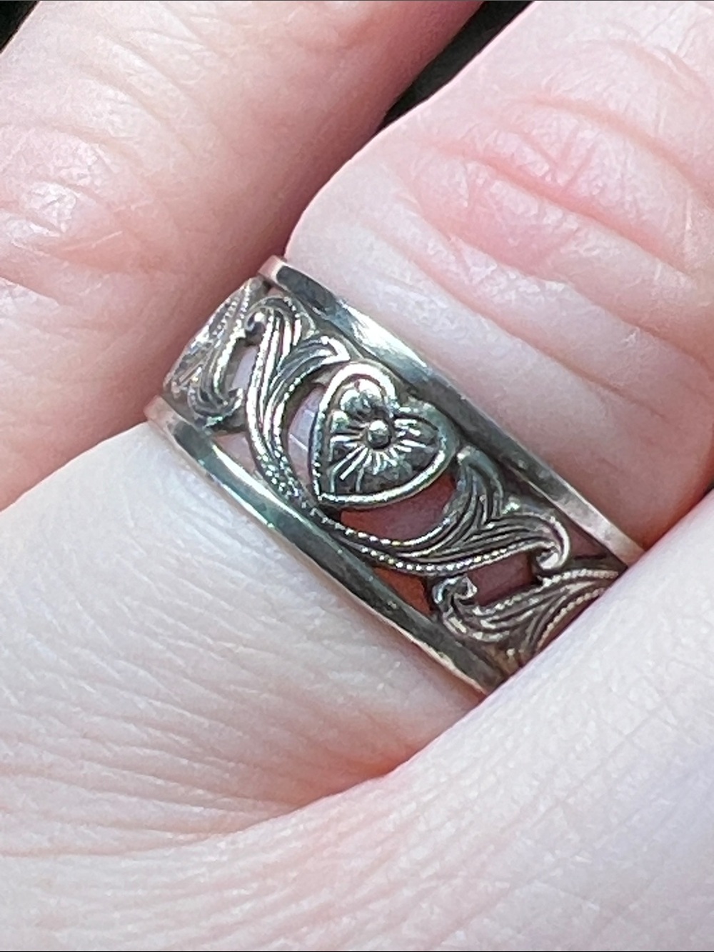 Antique Art Deco Uncas Signed Sterling Silver Heart Scroll Filigree Band Ring